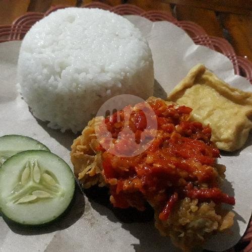 Ayam Geprek + Nasi menu De Chicken 