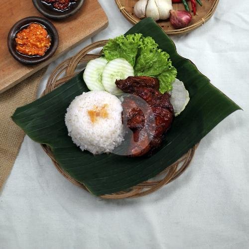 Ayam Bacem Goreng menu Warung Makan Pak Untung, Baki