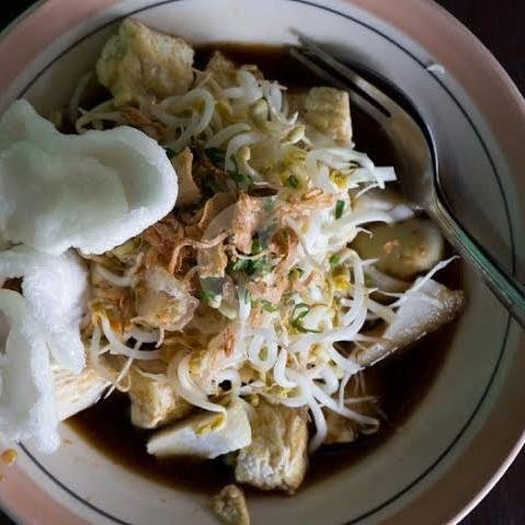 Nasi Ayam Bakar Medhok Sambal Merah menu Kupat Tahu Magelang Mbak Rini, Vila Dago