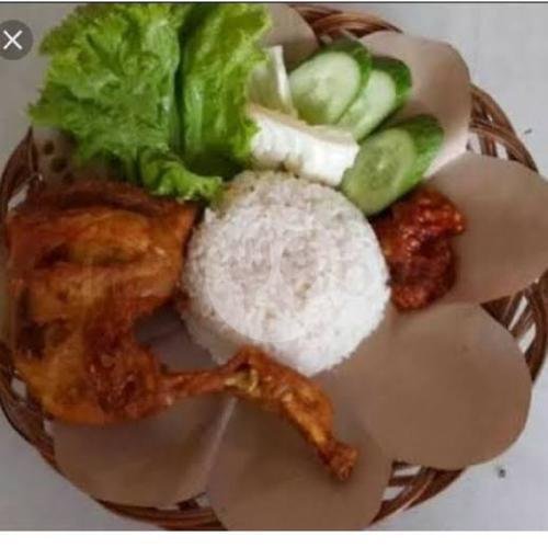 Kerupuk Jengkol Kecil menu Pecel Lele Gantiang, Padang Timur