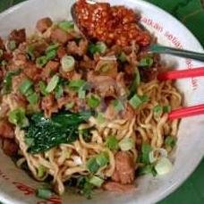 Mie Yamin Pangsit menu Mie Ayam Yamin Jayabaya, Pulomas Selatan