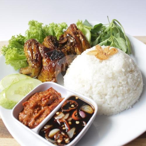 Ikan Mas 400gr -+ Bakar menu Ikan Bakar & Ayam Bakar Kakang Prabu, Kramat Jati ,Dukuh ,Jaktim