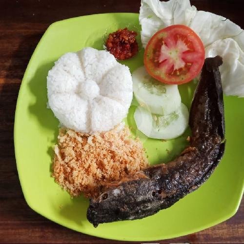 Paket Nasi Soto Ayam + Minum menu Warung Makan Bu Sinder, Jebres