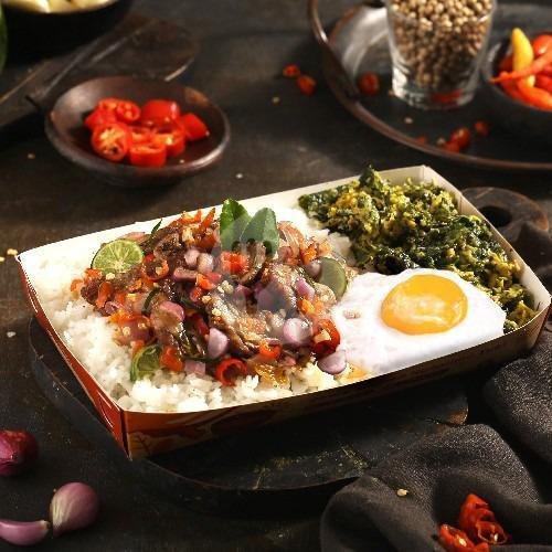 PaHe Sei Sapi Asap Sambal Cibiuk menu Nyapii - Sei Sapi Asap, Probolinggo