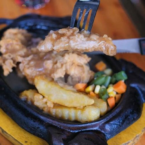 Chicken Steak Double menu Kedai Radin, Kepanjen
