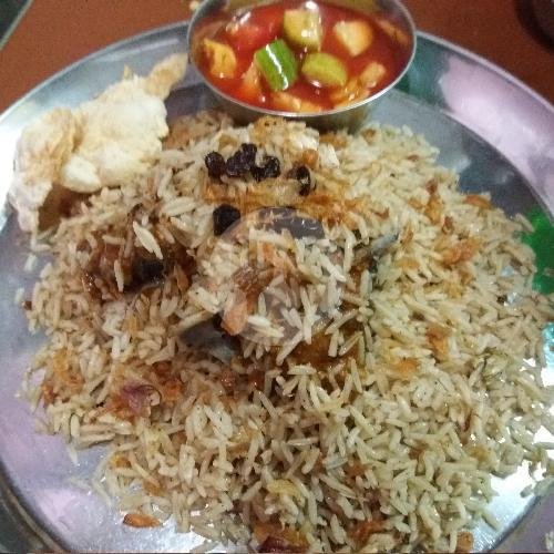 Review Cafe Zamrud Jatinegara: Surga Nasi Goreng Kambing yang Menggoda Selera