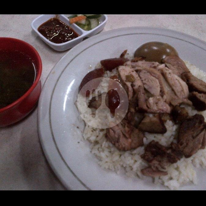 Ayam Goreng Telur Asin menu Rumah Makan Colombo, Gedongtengen