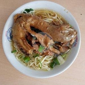 Mie ayam Ceker menu Bakso dan Mie Ayam Pak Bagong, Anjasmoro