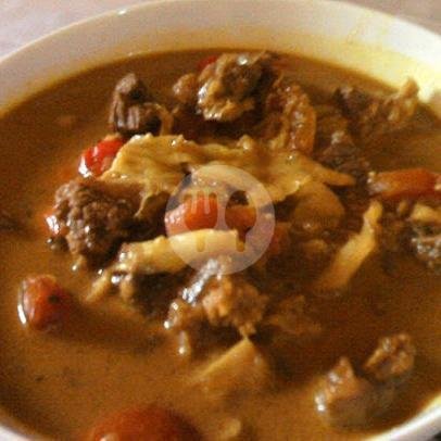 Gulai Balung menu Sate Kambing Bu Umi, Samas