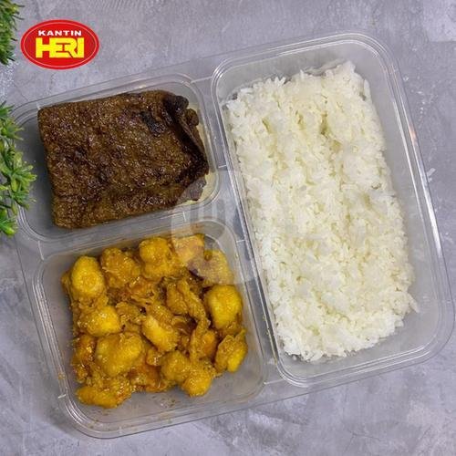 Nasi Kotak Dadar Kecap + Ayam Saus Mentega menu Kantin Heri, Bukit Jarian Dalam