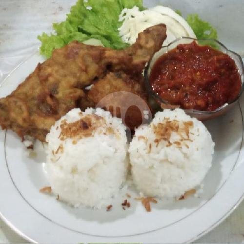Nasi + Ayam Goreng Paha menu Pecel Lele Sambal Sorga, Sungai Balang
