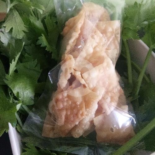 Kerupuk Pangsit menu Bakso Barokah 313, Pasar Pahing