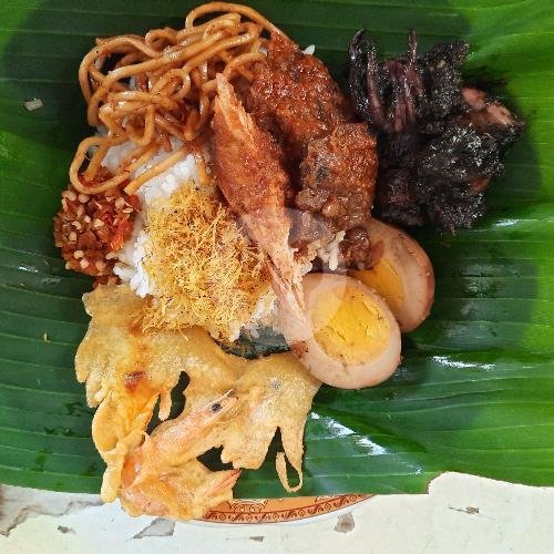 Nasi Campur Komplit menu Nasi Madura Bu Ja, Pabean Cantian