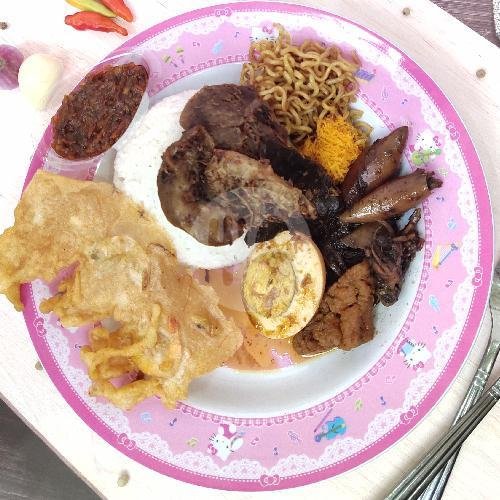 Pahe 4 menu Nasi Cumi Pasar Atom, Waspada