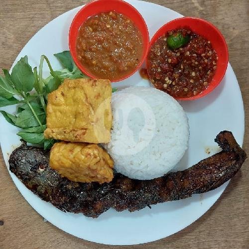 Paket Nasi Pecel Lele menu Sambel Bakar Mas Rusdi, Kramat Jati