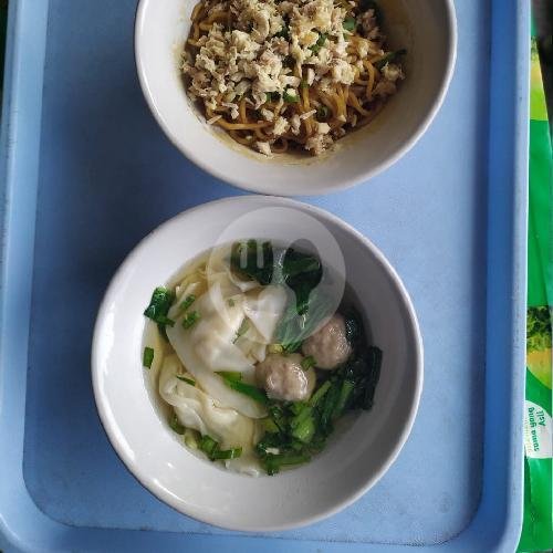 Yahun Manis/Asin Baso Pangsit Ceker menu Mie Baso si Doel, Dr Djunjunan