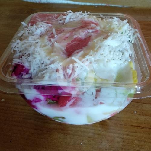 Es Buah With Strawberry Juice menu GG23 Juicy Fruity & Es Pisang Ijo, Gegerkalong