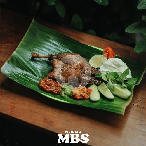 Ayam Kampung Goreng menu Pecel Lele MBS, Muntilan