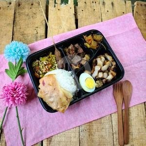 Pork Patty Cheese Bacon Burger menu Nasi Campur & Burger Babi Emanuel, Tebet