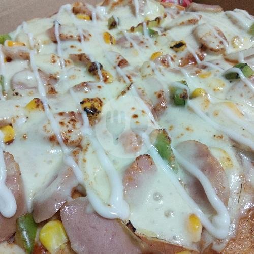 Lapizza Combo Beef And Chicken Family Pan menu La Pizza, Bangil