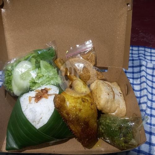 Paket Nasi Ayam Selimut Merah menu Ayam Goreng Alhata, Jagakarsa