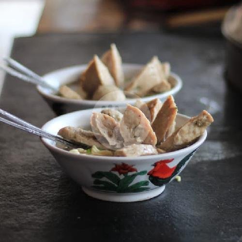 PAKET KENYANG (MIE AYAM BAKSO + ES TEH) menu Bakso Kingkong, Jalan Turi