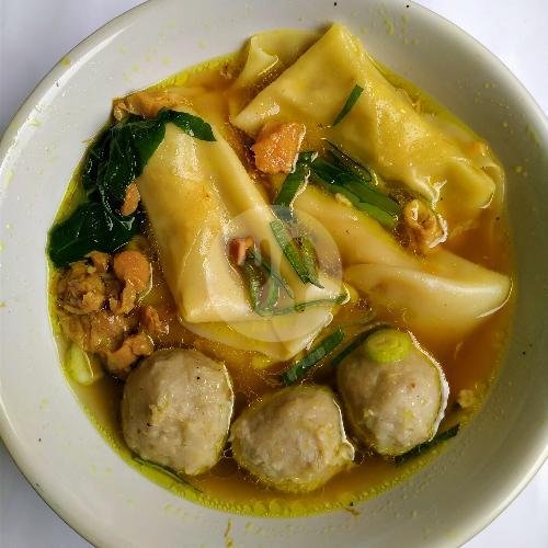 Pangsit Kuah menu Mie Ayam Bakso Gajah Mungkur 313, Cipinang Bali