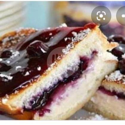 Roti Bakar Vanilla Strawberry menu Roti Bakar Mamang, Nologaten