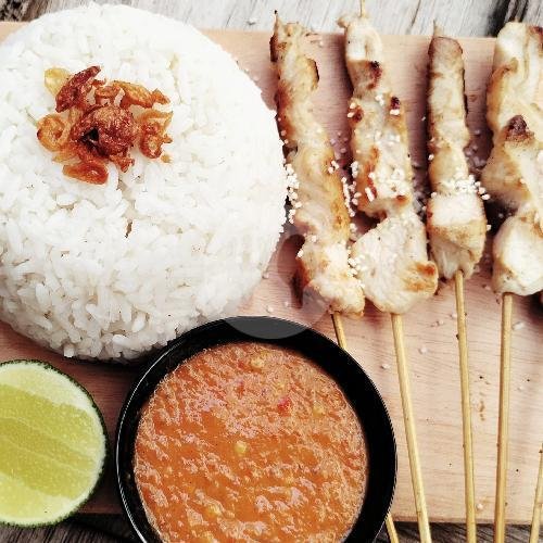 Paket Taichan Ayam Goreng + Lontong menu Sate Taichan Langgeng, UMY