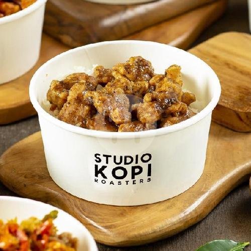 RICE BOWL AYAM SAUS PEDAS MANIS + CLEO menu Rice Box - Nasi Goreng - Roti - Studio Kopi, Babarsari