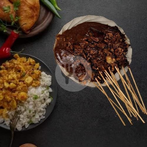 Sate sapi (10 Tusuk) Bumbu Kacang menu Sate Madura Cak Bakrie, Rawalumbu