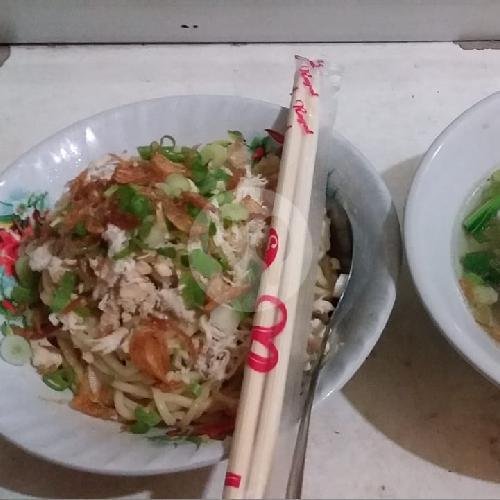 Yamin Manis Baso Somay menu MIE AKUY ANTAPANI