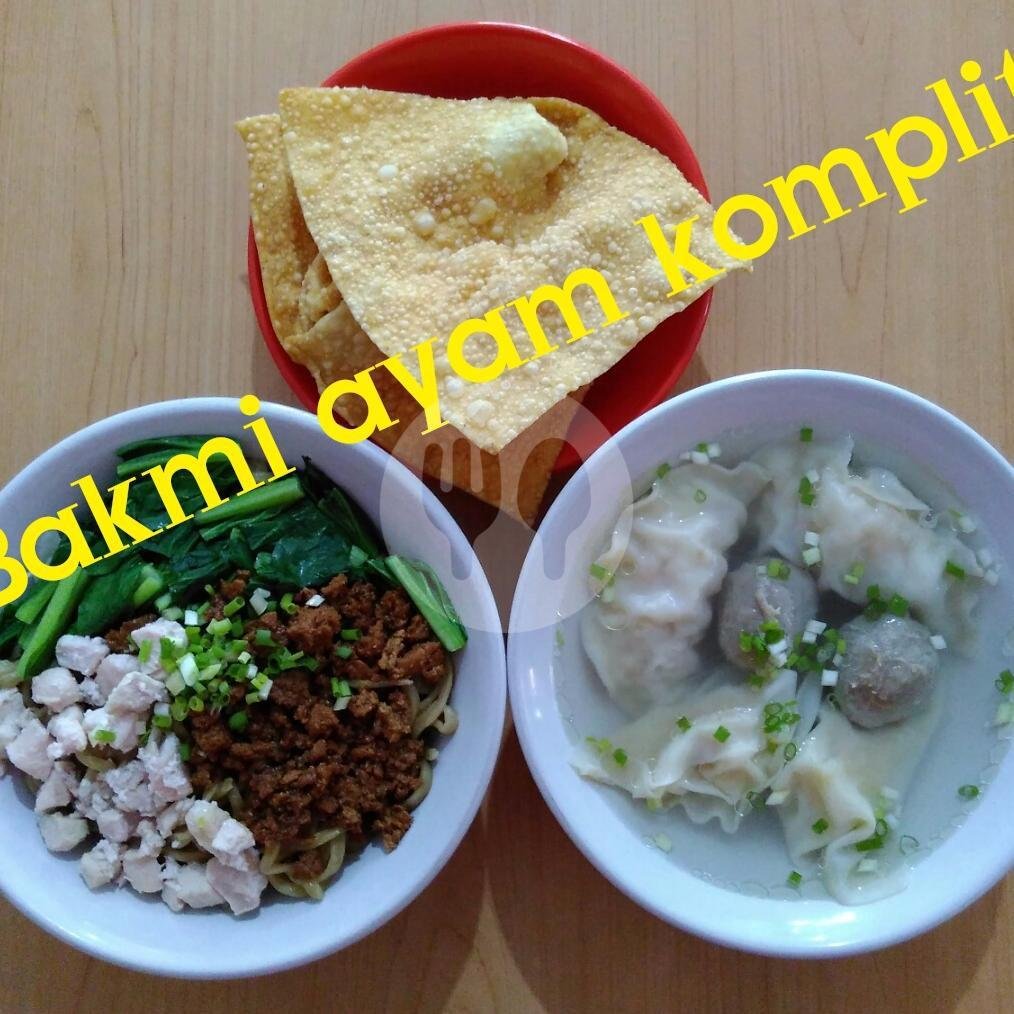Bakmi Halus Ayam Komplit ( Bakso, Pangsit Rebus, Pangsit Goreng, Swikiaw) menu Bakmi Ksu, Garuda