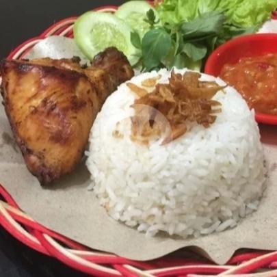 Nasi +Ayam Goreng Tepung Mini+ Es Teh Manis menu Pecel Lele Kawi Kawi, Kawi Kawi