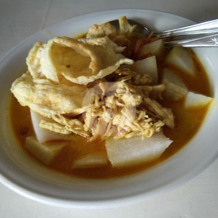 Lontong Kari Ayam Porsi Biasa menu Kupat Tahu & Lontong Kari Bu Yeyet, Cicendo