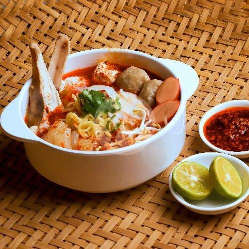 Review Seblak Teh Isum: Surga Seblak Enak di Sewon yang Instagrammable