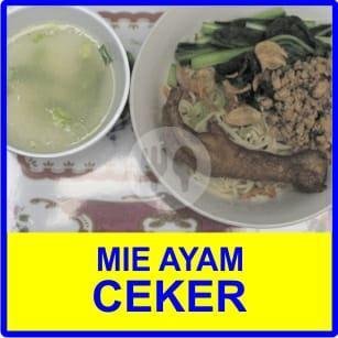 Mie Ayam Komplit menu Mie Maxima, Jl. Cempaka, Karangrejo, Ngringo, Jaten, Karanganyar