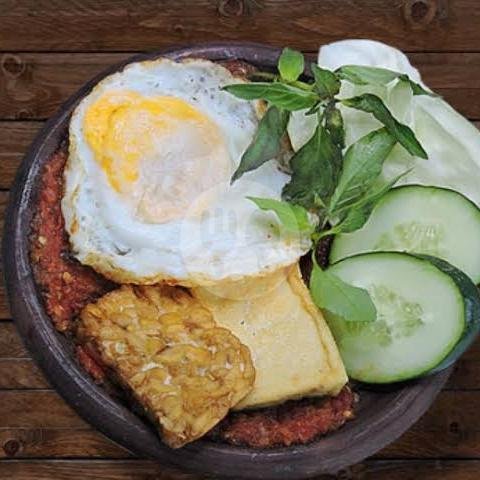 Tahu Telor+ Nasi+krupuk Lengkap menu Tahu Telor Lalapan 57 Ikan Tombro Tunjungsekar