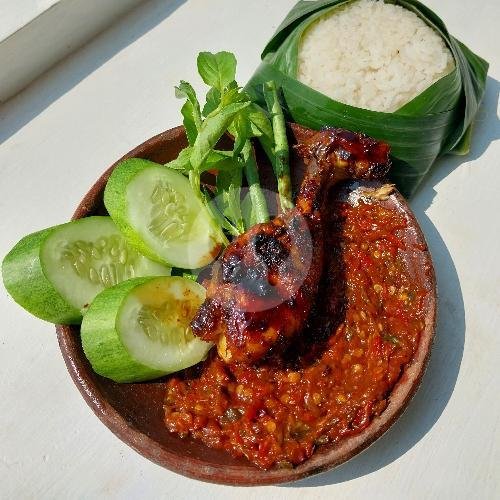 Nasi + Bawal Bakar menu Waroeng Enom, Comal