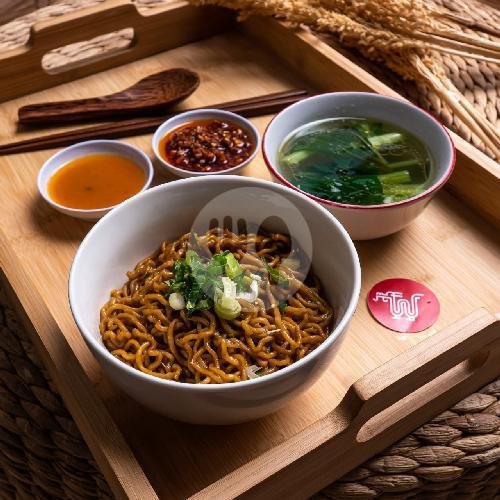 Review Bakmi Tjap Naga: Kenikmatan Yamin Asin di Jatinangor