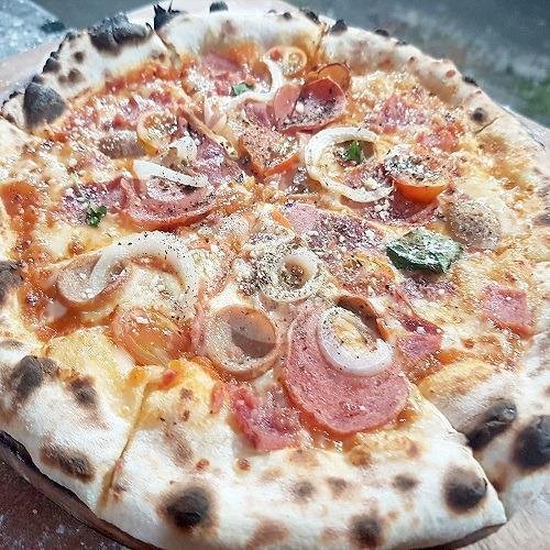 Pitza Daging Kemebul menu Tunqu Nangkring Pitza (Italian Pizza Dan Pasta Emperan), Mangkubumi