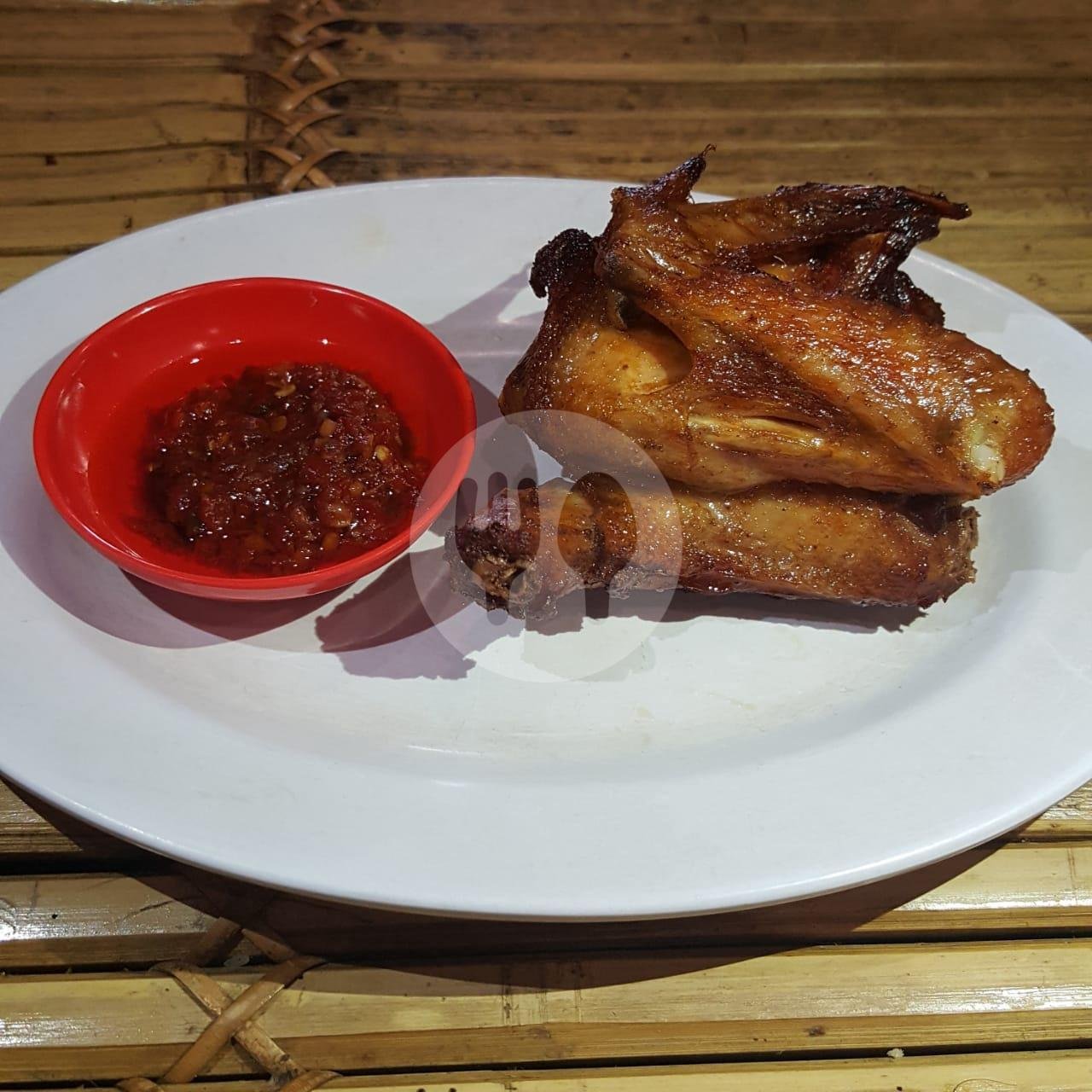 Ayam Goreng Asin Rempah Paha menu Ayam Bakar Goreng Lombok Abang, Tlogosari