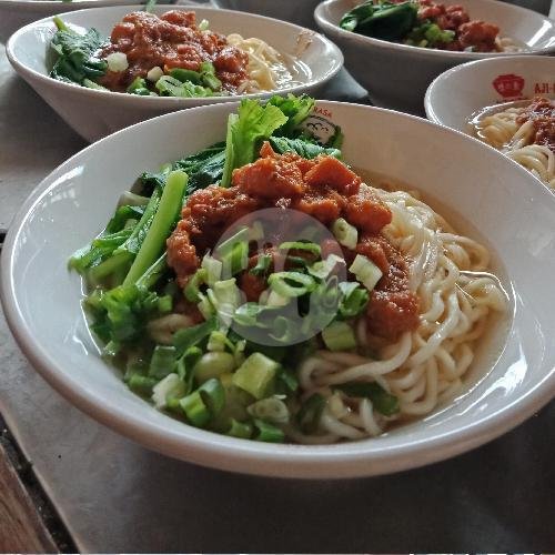 Mie Ayam Kurnia: Surga Kuliner di Gemah Barat yang Wajib Dikunjungi