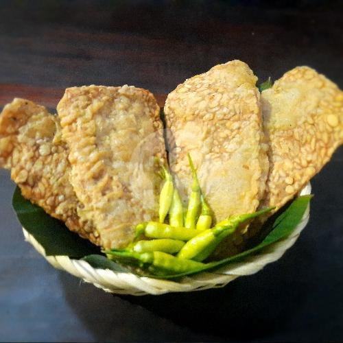 Heci/Bakwan Goreng menu Nasi Pecel Mbah Akad, Mejayan