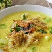 Review Ayam Penyet Cabe Ijo Ibu Ros: Makan Siang Lezat di Kebon Sirih