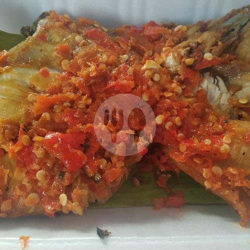 Review Warung Pencok Teteh Ria: Kuliner Jakarta yang Mengece di Mangga Besar
