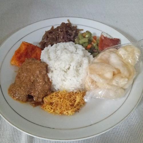 Nasi Putih /Kuning Ayam Suwir menu Dapur SKP, Wonocolo