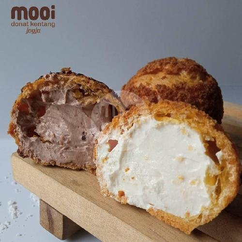 Donat Kentang Isi 2 menu Mooi Donat, Godean