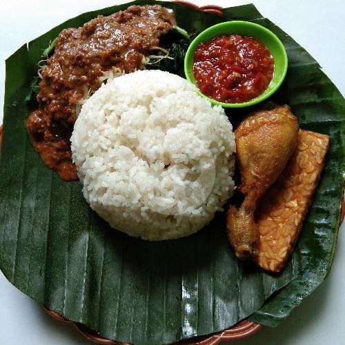 Ayam Goreng Presto + Nasi Uduk menu Warung Makan Pak Imam, Pogung Kidul