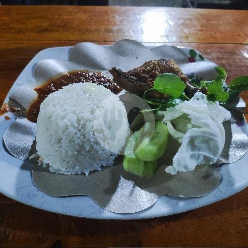 Review Kuliner: Pecel Lele Maharani 01 Lamongan, Surga bagi Pecinta Makanan Pedas